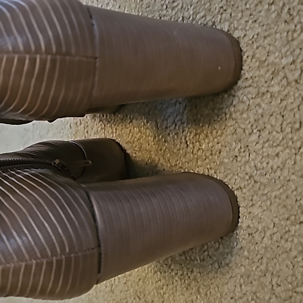 Chinese Laundry Women's Taupe Ankle Boots - Picture 3 of 5